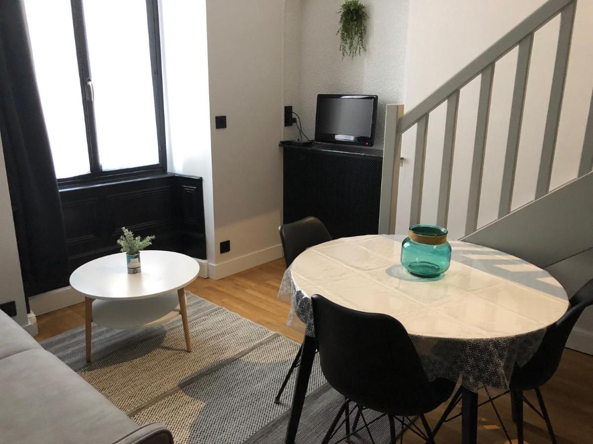 Duplex Cosy Hyper Centre Cholet Apartment Bagian luar foto